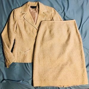 Women’s business casual suit